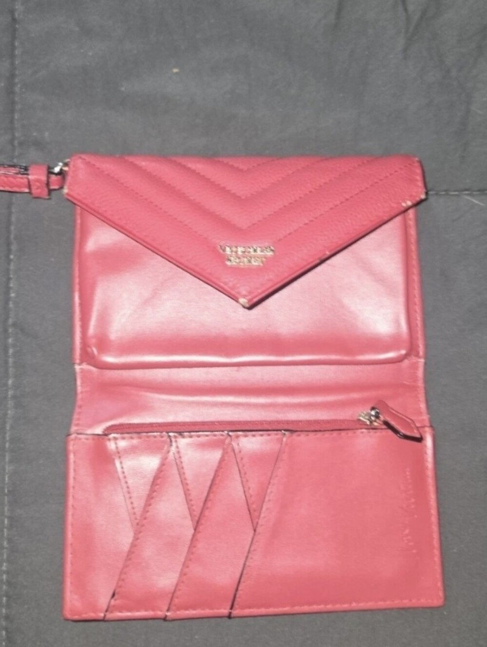 Victoria's Secret Red Quilted Faux Saffiano Leather Wallet Wristlet - Picture 2 of 2